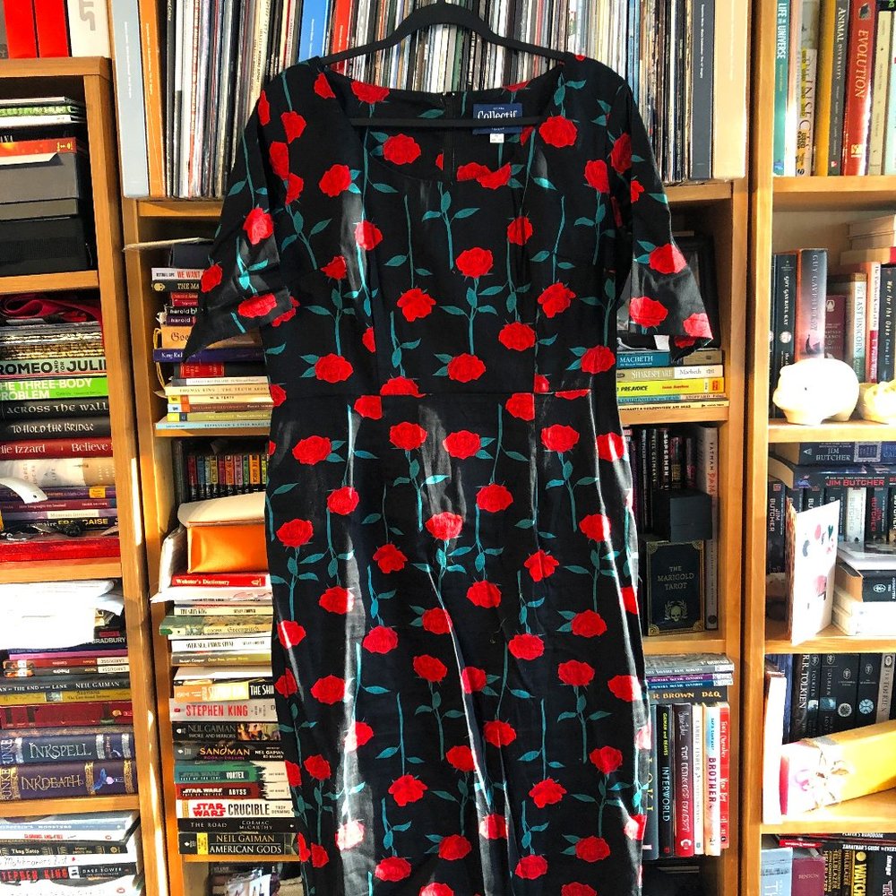 Collectif Vintage UK 16/US 12 Pencil Dress Black with red roses